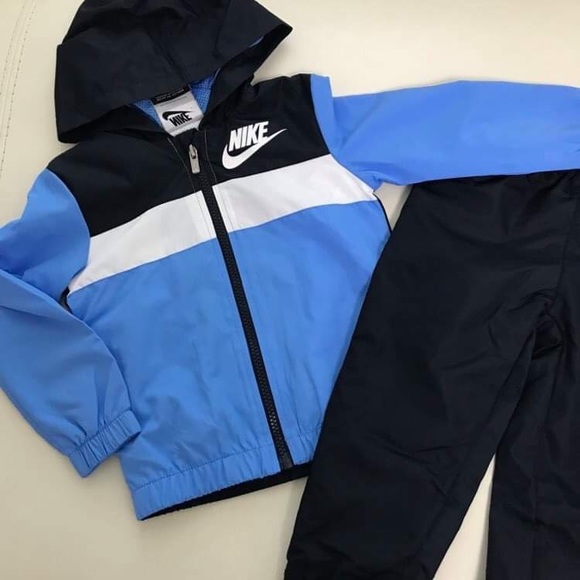 Nike wind breaker hoodie jacket with pants set - Picture 4 of 6